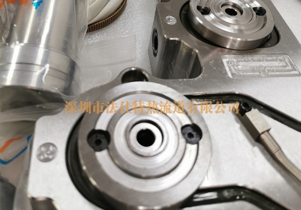 一出八針閥式熱流道係統